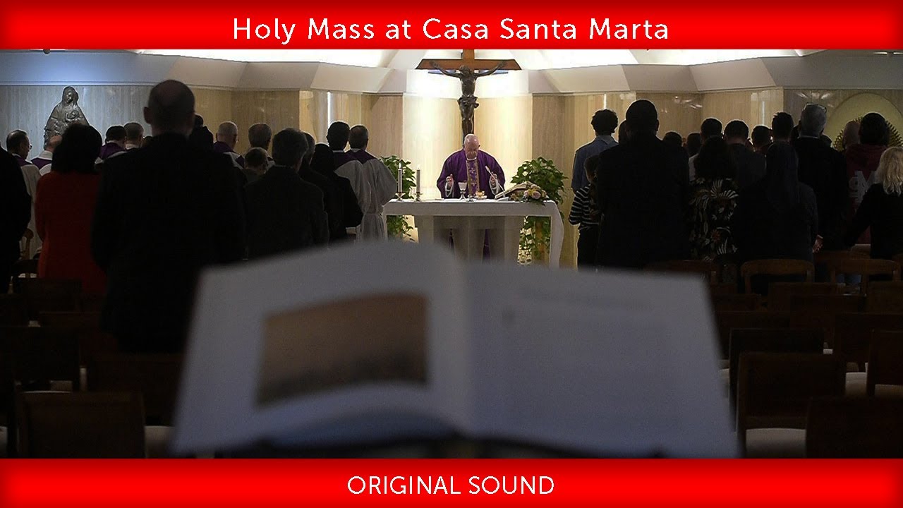 Celebrazione della Santa Messa nella Cappella della Domus Sanctae Marthae : I sacerdoti tra gli ammalati con la Parola di Dio e l’Eucaristia